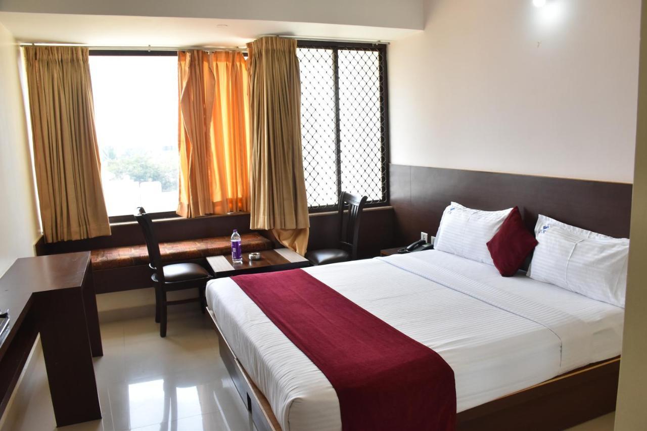 Hotel Pc Residency Mysuru Zewnętrze zdjęcie